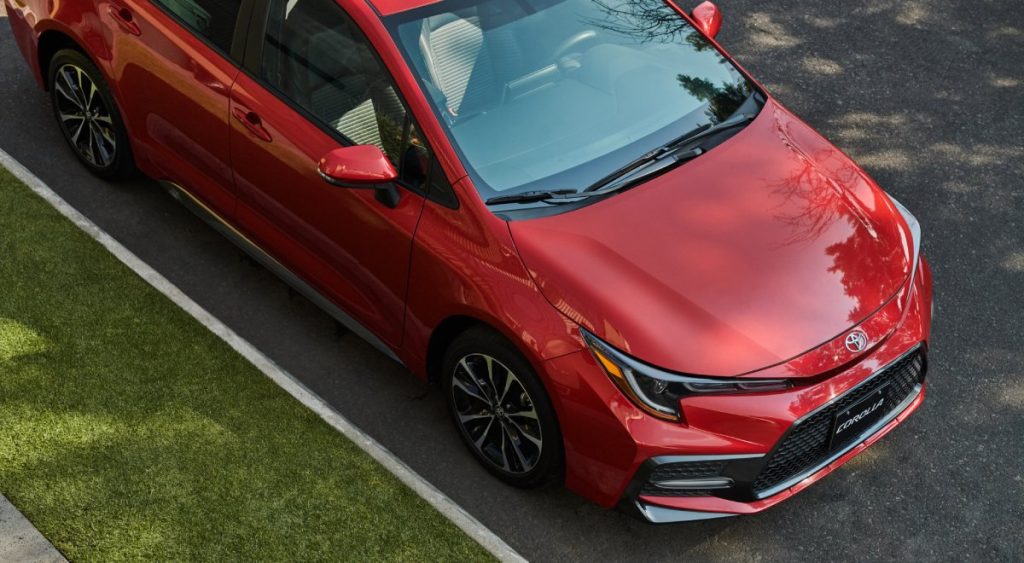 Toyota Corolla 2022 en México diseño exterior parte frontal toma aérea