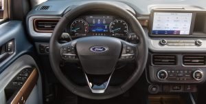 Ford Maverick 2022 en México interior volante y clúster a color