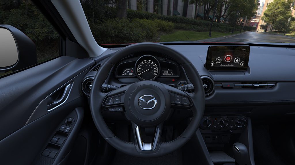 Mazda CX-3 2022 en México interior volante con controles