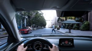 Mazda CX-3 2022 en México manejando, seguridad peatones