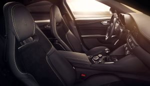 Alfa Romeo Giulia 2022 QV interior asientos