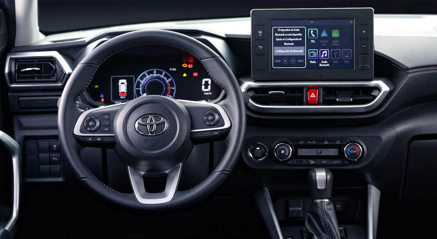 Toyota Raize 2022 en México interior con pantalla a color con Android Auto y Apple CarPlay