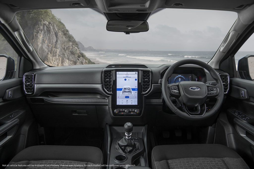 Ford Bronco 2023 nueva generación interiores pantalla touch de 12" y volante