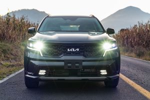 Kia Sorento Turbo SXL 2022 en México - frente con nueva parrilla y faros LED