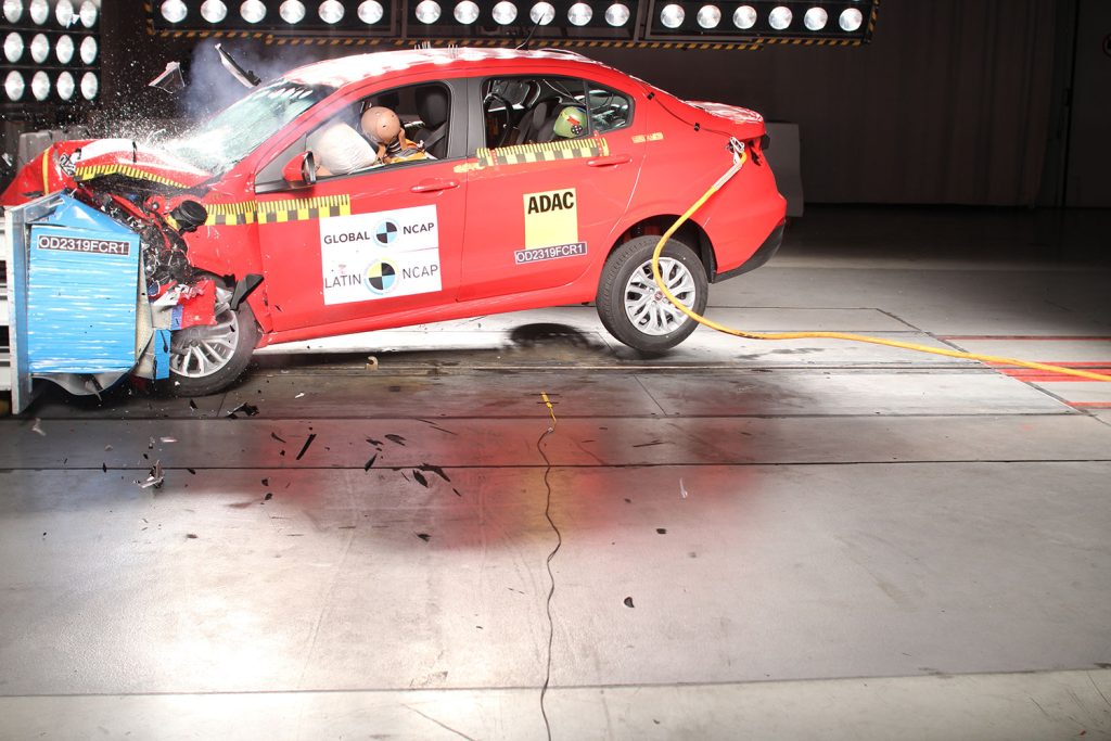 Fiat Argo Cronos, prueba de impacto frontal bolsas de aire en Latin NCAP 2021 con cero estrellas