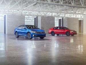 Renovado Volkswagen Jetta 2022 para México color rojo y azul