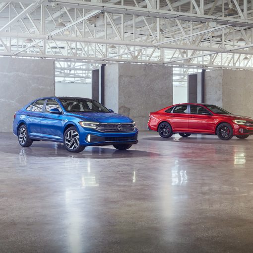 Renovado Volkswagen Jetta 2022 para México color rojo y azul