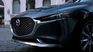 Mazda 3 sedán 2022 en México frente con parrilla y faros LED