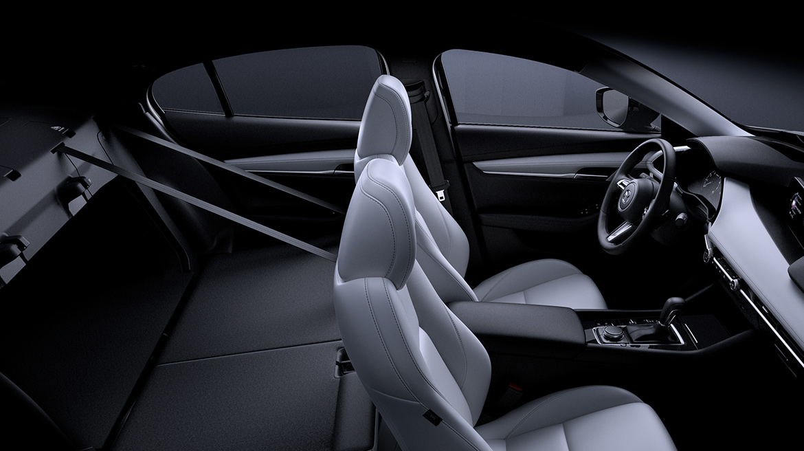 Mazda 3 sedán 2022 en México interiores con asientos abatibles