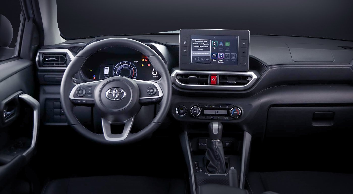 Toyota Raize 2022 en México interiores, pantalla touch con Android Auto y Apple CarPlay, volante con controles