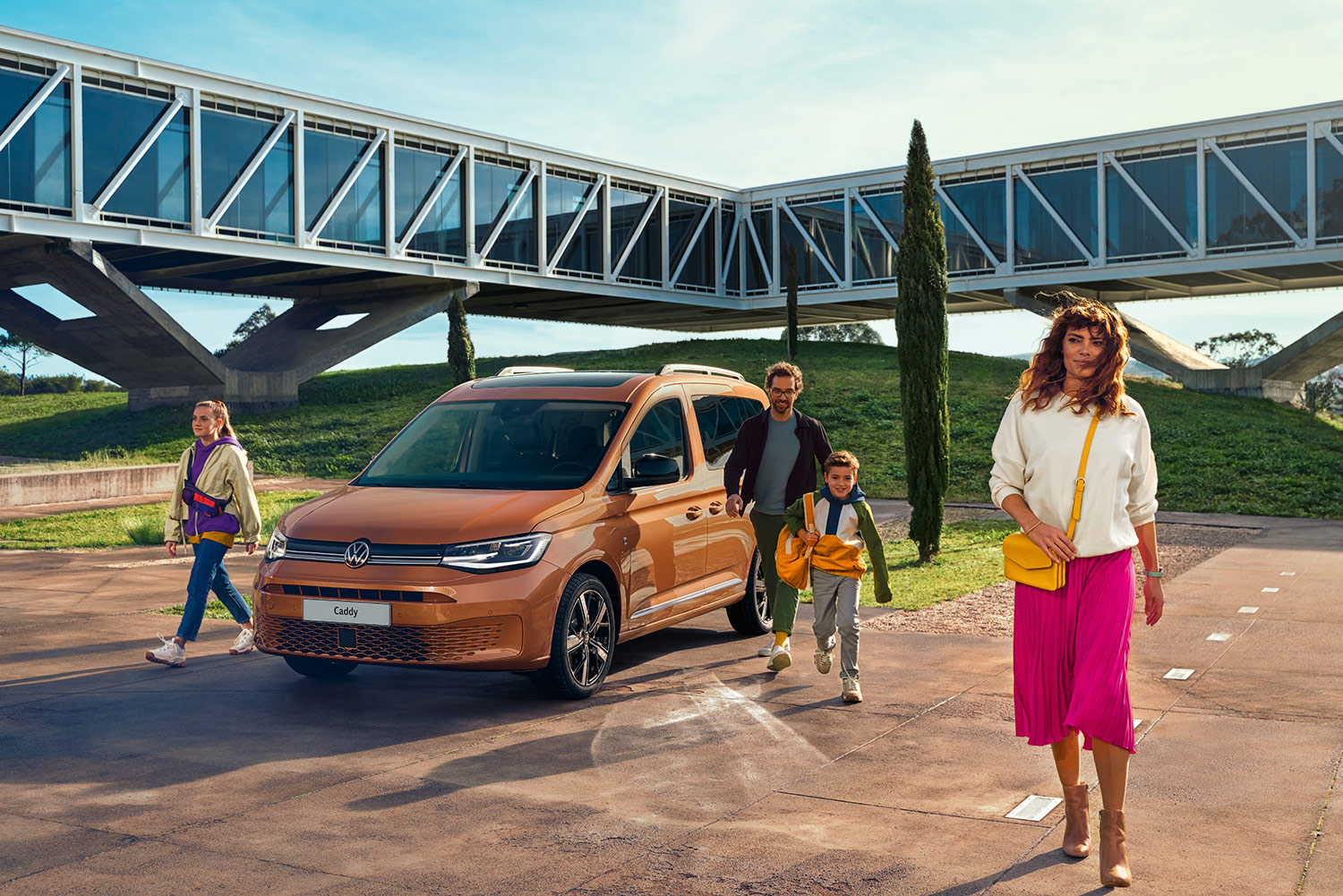 Volkswagen Caddy 5 2022 en México diseño exterior versión pasajeros con gran espacio para toda la familia