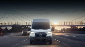 Ford E-Transit 2022 en México - color blanco diseño exterior