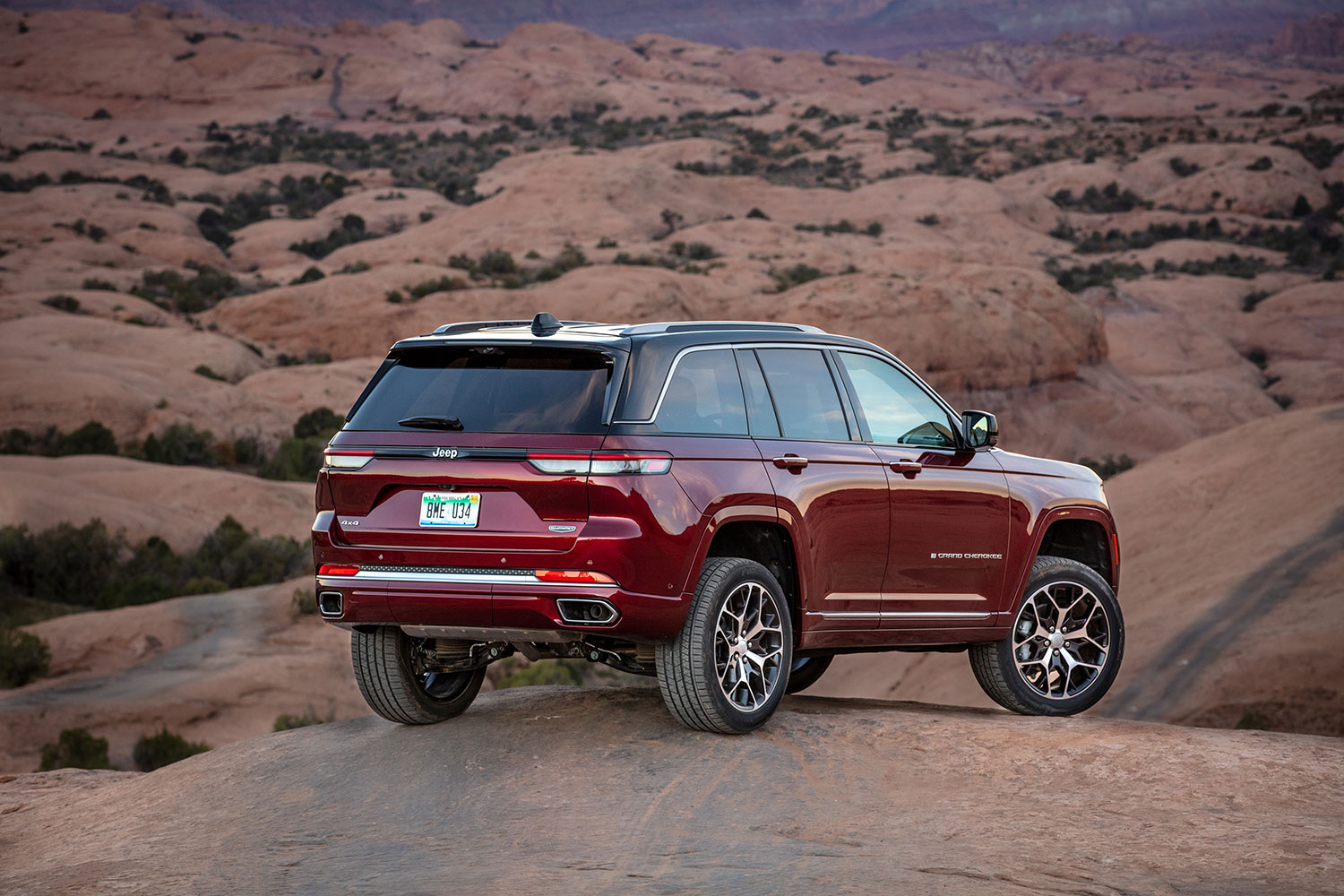 Jeep Grand Cherokee Summit Reserve 2022 bitono parte posterior