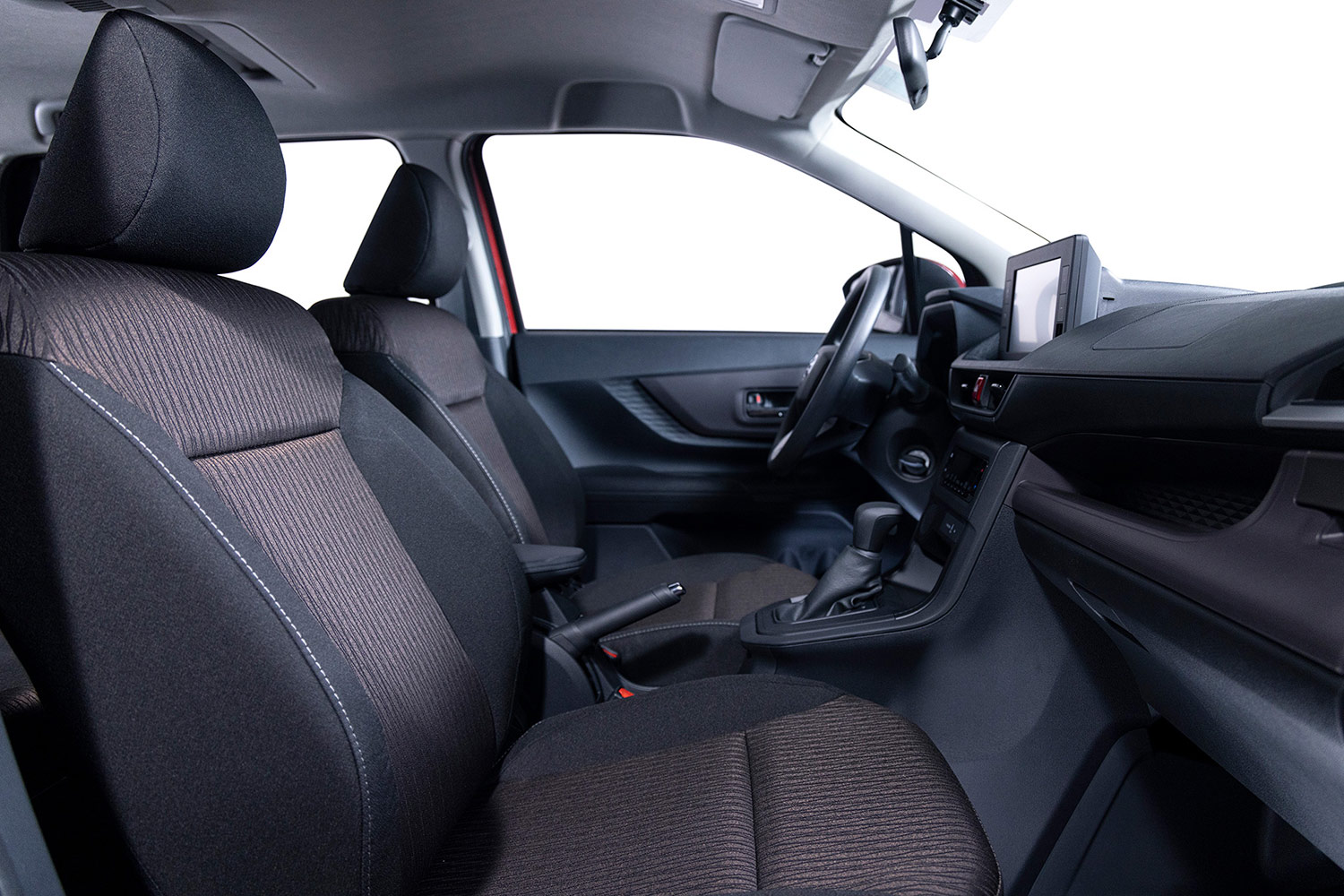Toyota Avanza 2022 en México - interior con nuevos asientos y acabados con amplios espacios