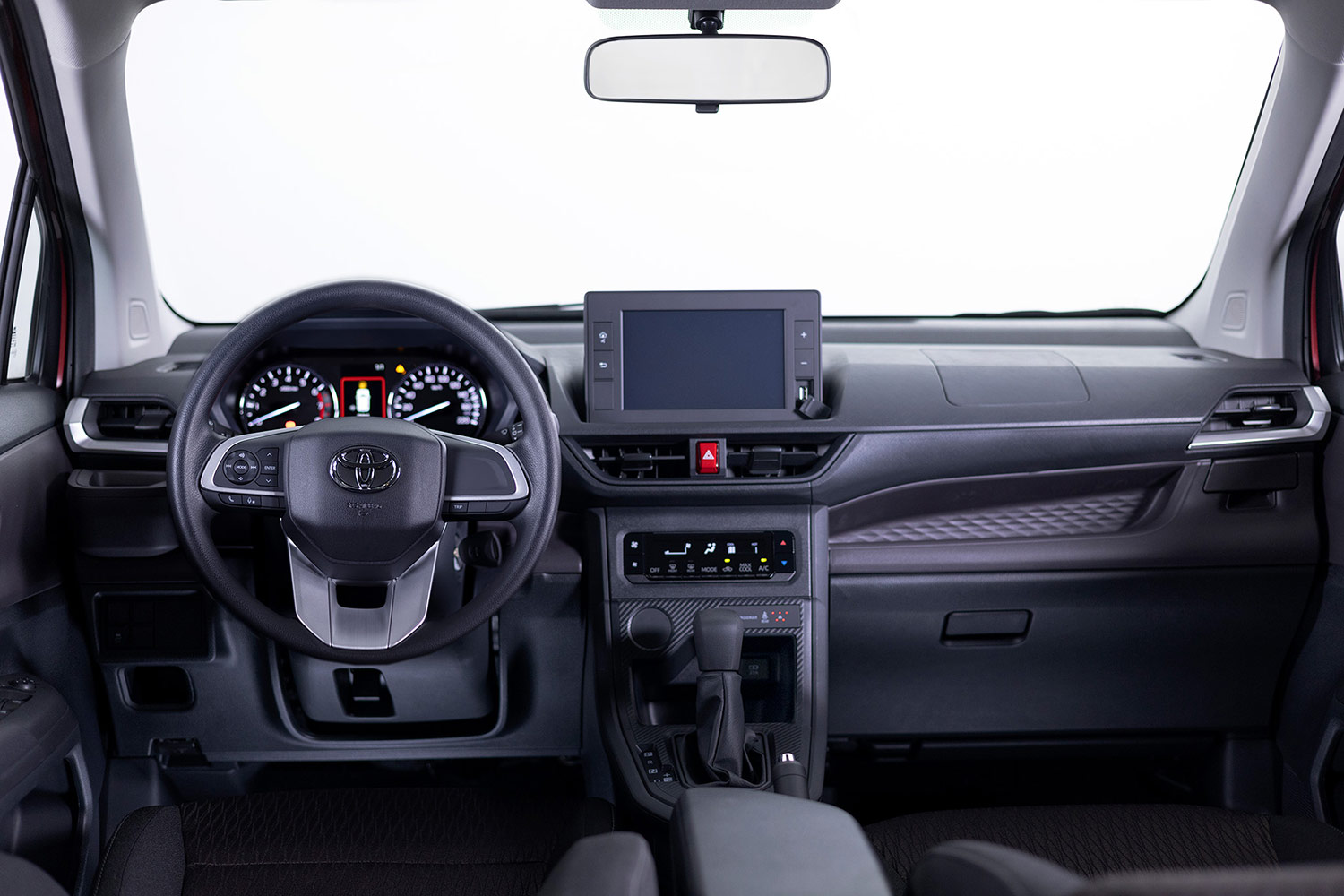 Toyota Avanza 2022 en México color rojo - diseño interior con pantalla flotante touch con Android Auto y Apple CarPlay, palanca de velocidades