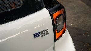 JAC E 10X Cargo 2022 en México - emblema E10X Cargo