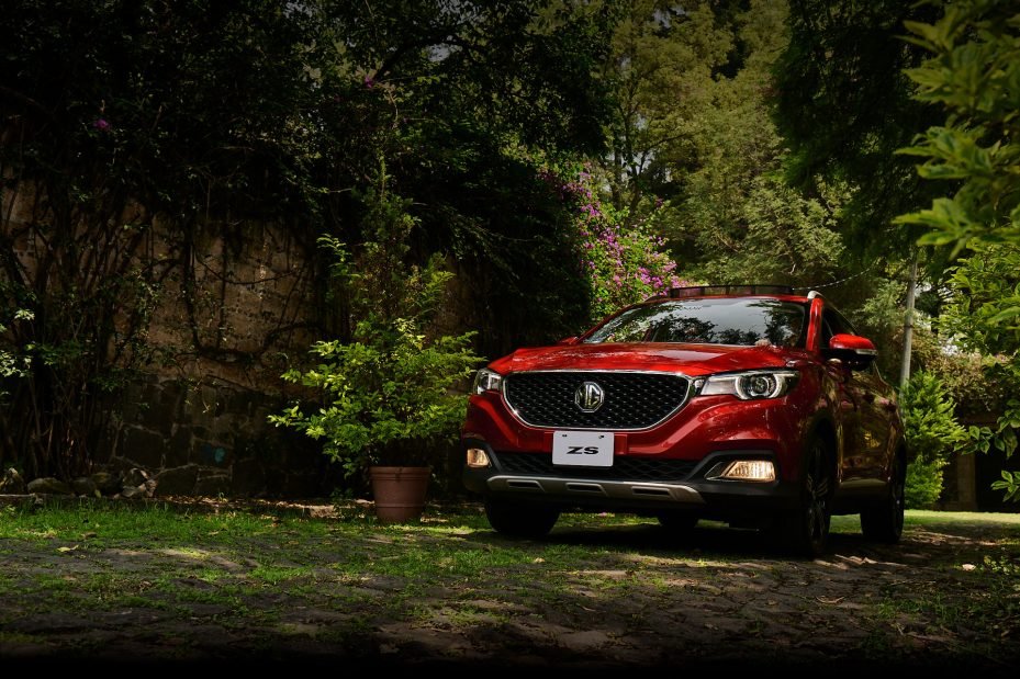 MG ZS 2022 en México - diseño exterior frente parrilla y faros LED