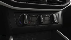 SEAT Arona 2022 en México con nuevo diseño interior - aire acondicionado manual controles