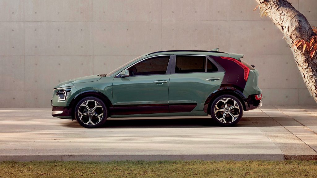 Kia Niro 2023 en México, color verde lateral diseño