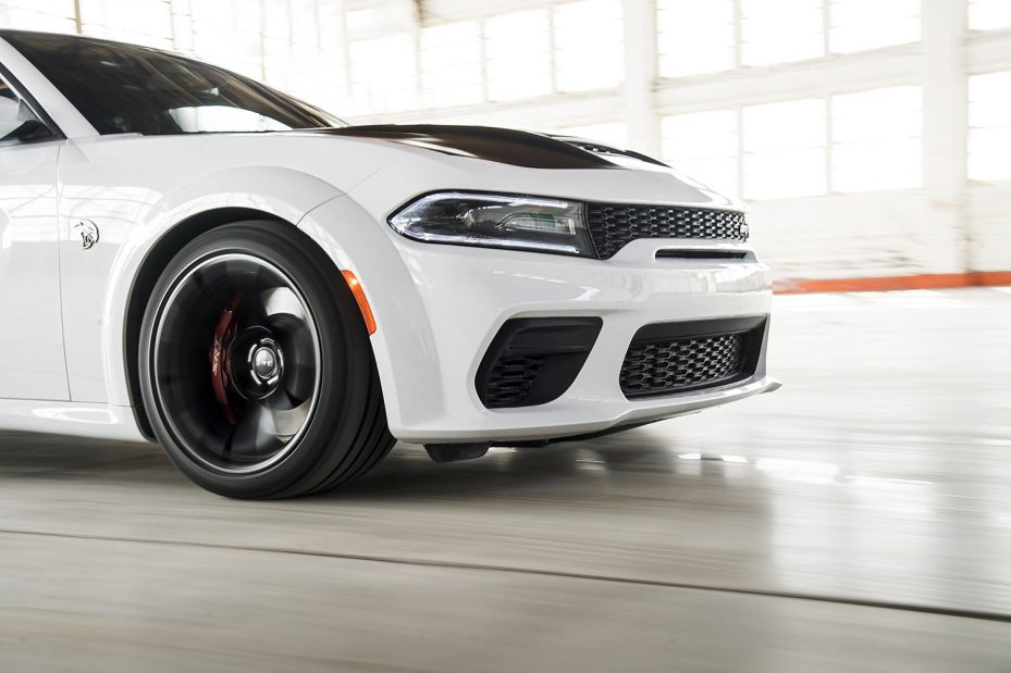 Charger SRT Hellcat Redeye 2022 diseño exterior frente lado derecho