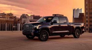 Toyota Tundra 2022 en México híbrida color negro exterior