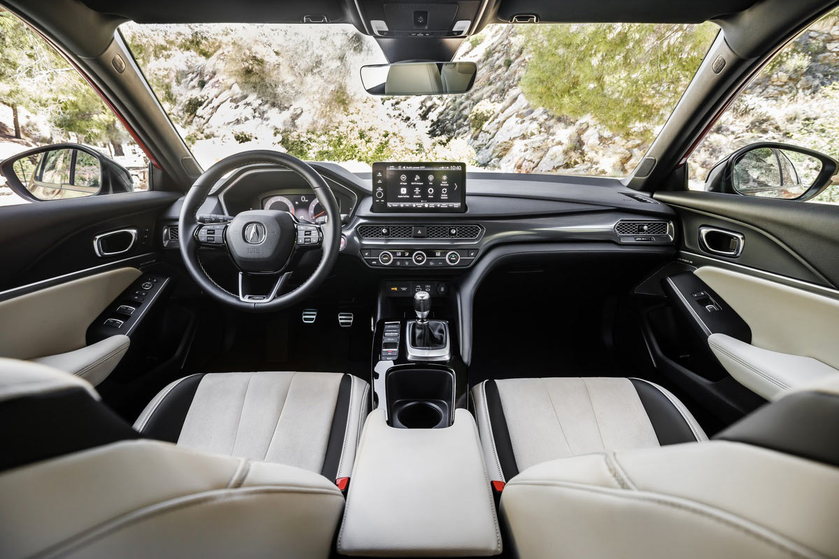 Acura Integra 2023 en México interior cluster digital de información, volante, pantalla touch con Android Auto y Apple CarPlay, asientos en piel sintética