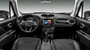 Jeep Renegade 2023 en México nuevo interior con pantalla touch y amplio clúster