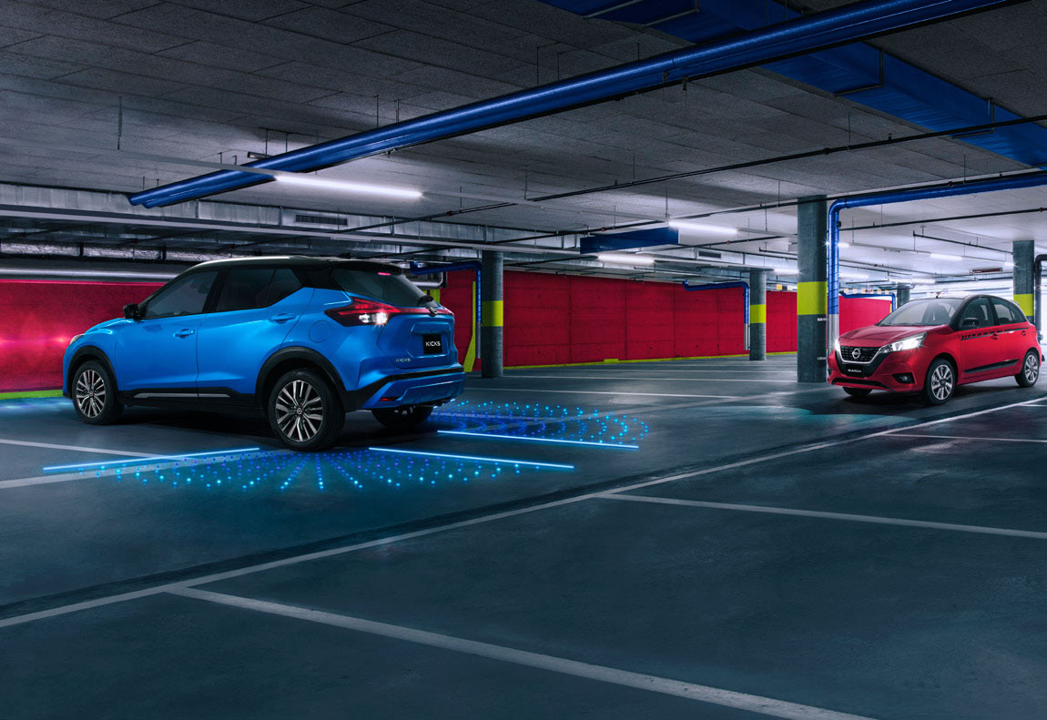 Nissan Kicks 2023 en México color bitono sensores de estacionamiento