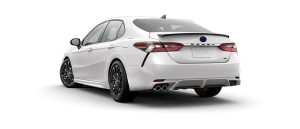 Toyota Camry 2023 en México color blanco diseño exterior trasero con faros LED doble escape