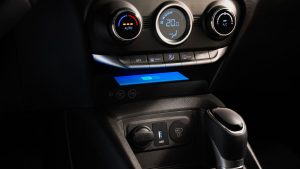 Hyundai HB20 Sedán 2023 en México interiores, aire acondicionado automático