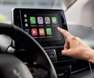 Peugeot e-Partner 2023 en México interior pantalla touch con Android Auto y Apple CarPlay