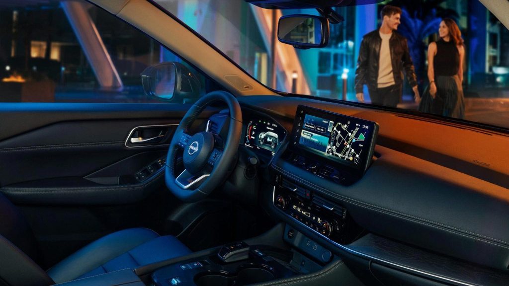 Nissan X-Trail e-Power 2023 en México interior con pantalla touch con Android Auto y Apple CarPlay, asientos en piel y más