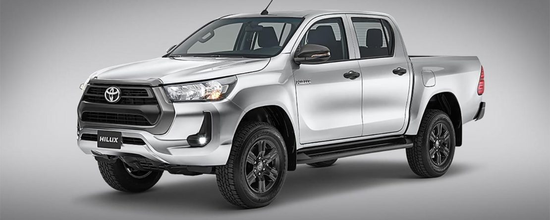 Toyota Hilux 2023 color plata diseño exterior