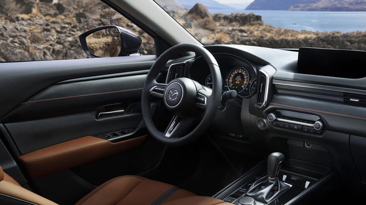 Mazda CX-50 2023 en México diseño interior minimalista pero con materiales de calidad