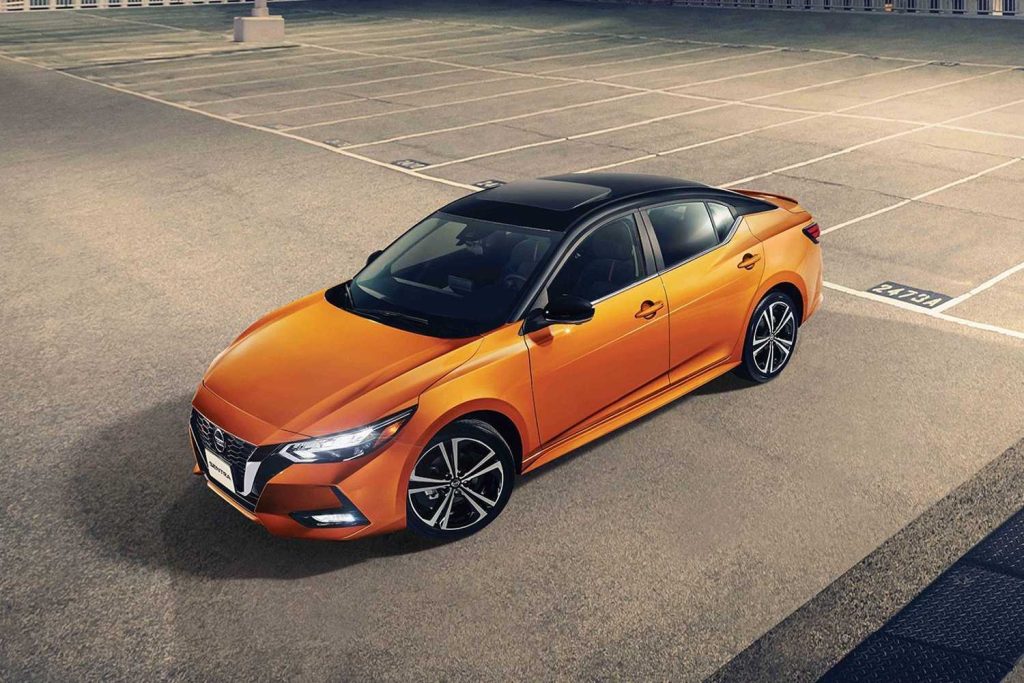 Nissan Sentra 2023 en México color naranja bitono