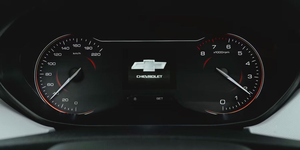 Chevrolet Aveo Hatchback 2024 para México interior con pantalla de instrumentos monocromático
