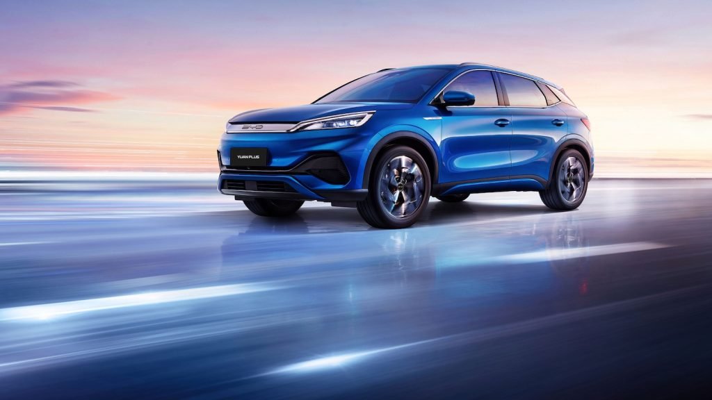 BYD Yuan Plus EV 2023 en México, SUV eléctrica, diseño exterior en movimiento