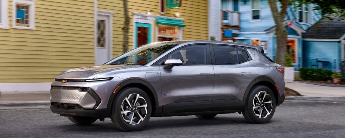 Chevrolet Equinox EV SUV eléctrica llega a México en 2024 - parte lateral