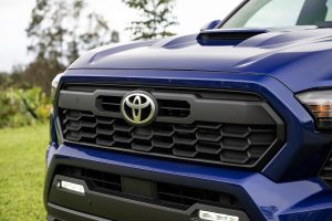 Toyota Tacoma 2024 - diseño exterior, parrilla y logo