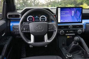 Toyota Tacoma 2024 - diseño interior: volante con botones