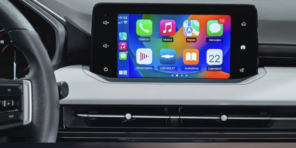 Chevrolet Aveo sedán 2024 en México - interiores - pantalla touch con Android Auto y Apple CarPlay