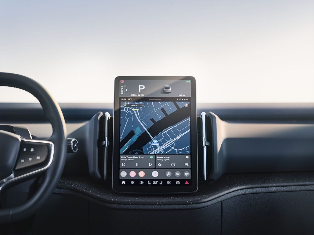 Volvo EX30 2024 pronto en México - interiores: pantalla touch con navegación y asistentes