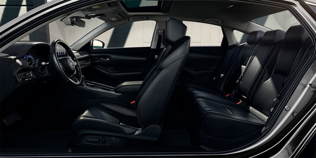Honda Accord 2023 en México diseño interior - asientos deportivos en piel