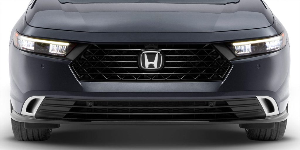 Honda Accord Hybrid 2023 en México diseño exterior renovado, frente con parrilla