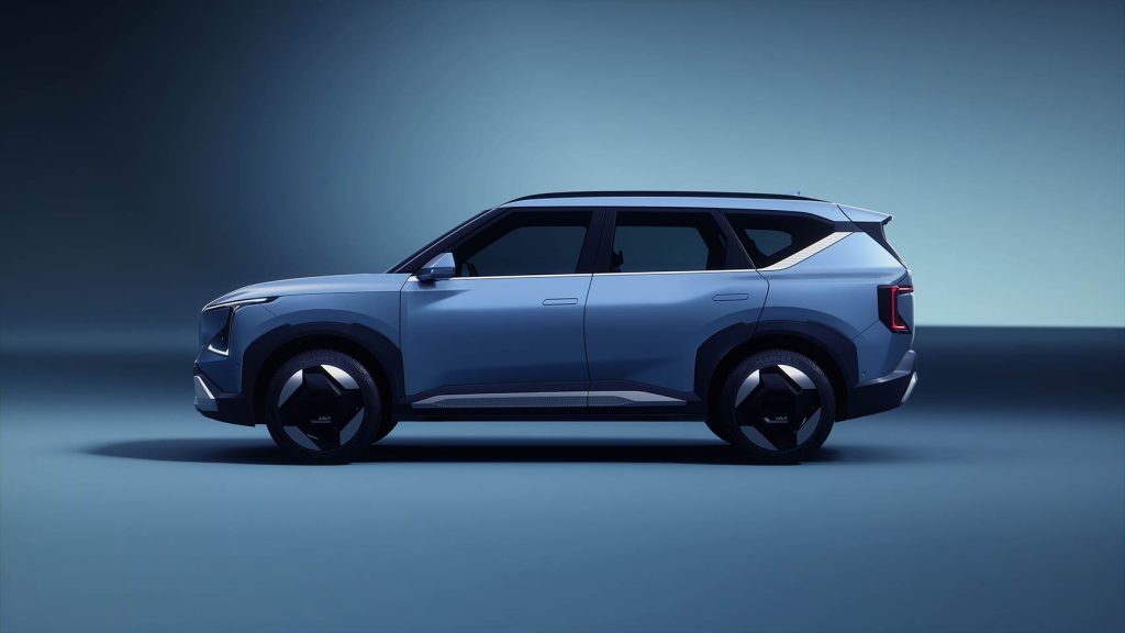 Kia EV5 SUV eléctrico diseño exterior futurista - parte lateral izquierdo con rines