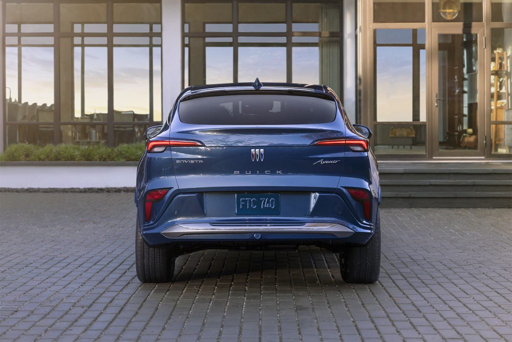 Buick Envista 2024 en México - diseño exterior parte posterior faros LED, defensa