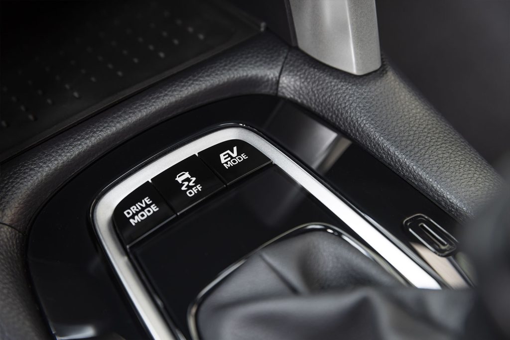 Toyota Corolla HEV 2023 en México - Consola central con modos de manejo
