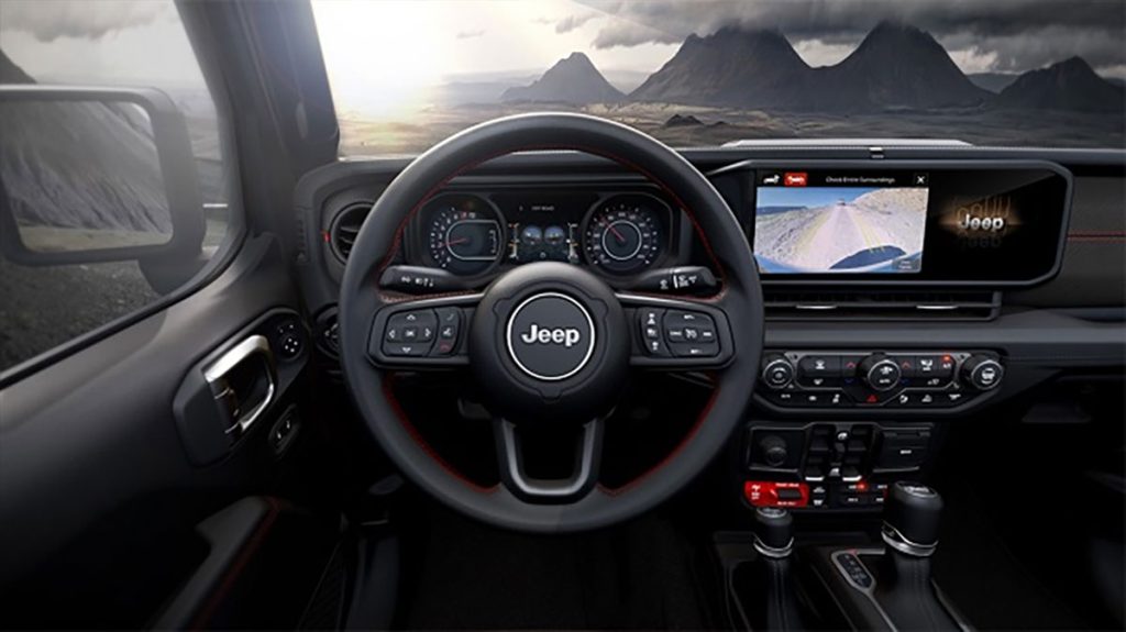 Jeep Wrangler Sky-Freedom 2024 en México - interior, volante y pantalla touch