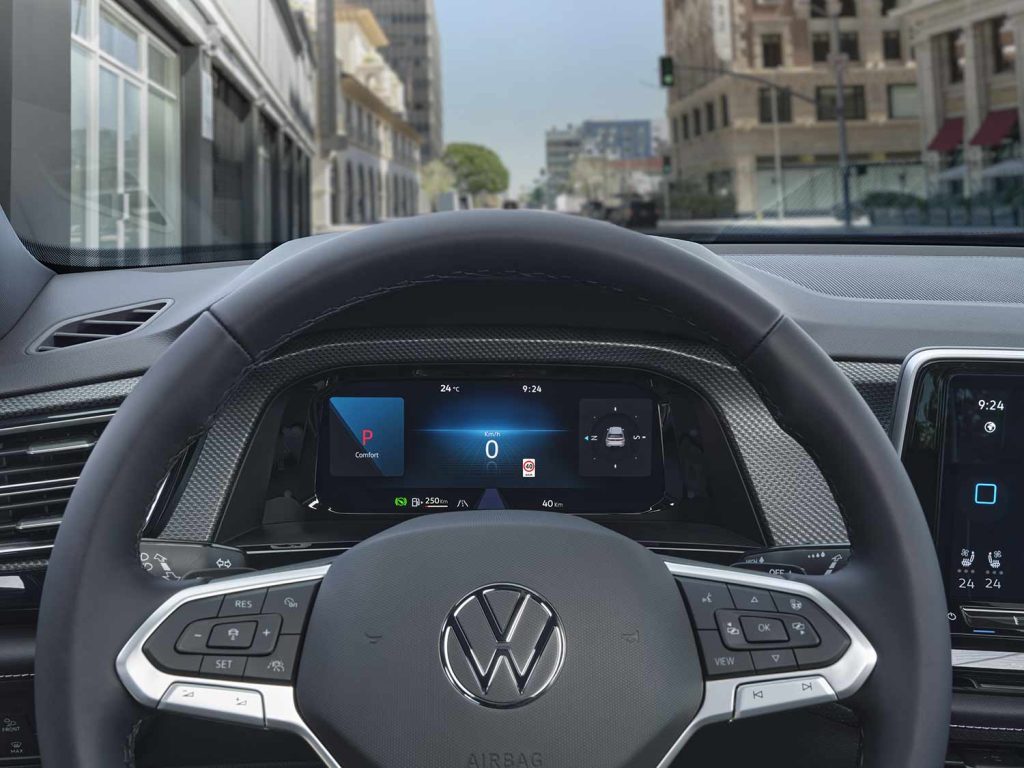 Volkswagen Cross Sport 2024 en México - diseño interior, pantalla de información a color