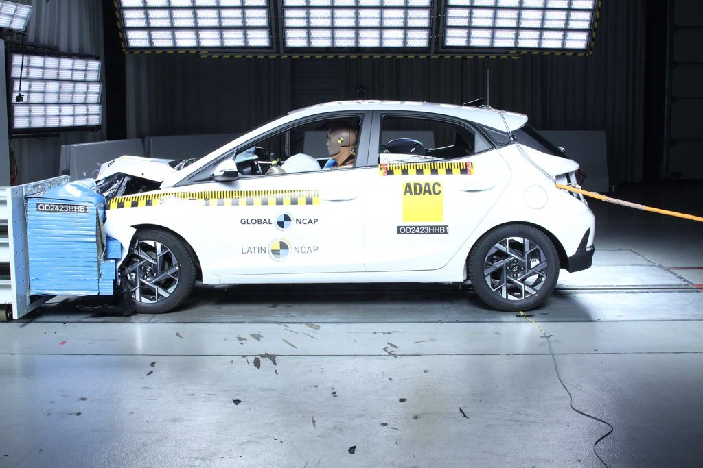 Hyundai HB20 prueba de seguridad Latin NCAP - choque frontal o impacto frontal 4
